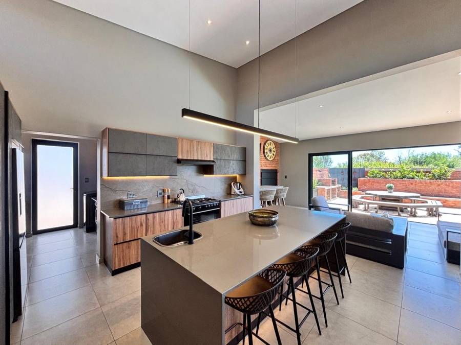 3 Bedroom Property for Sale in Van Der Hoff Park North West